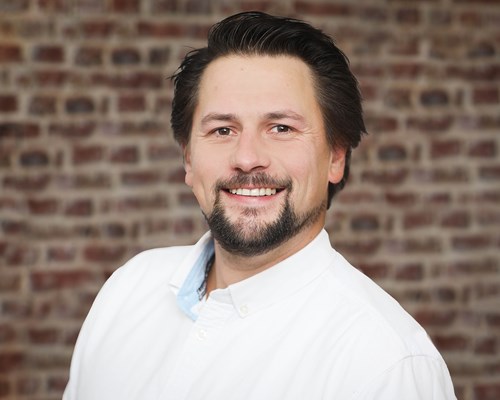 Frederic Becher [CH]