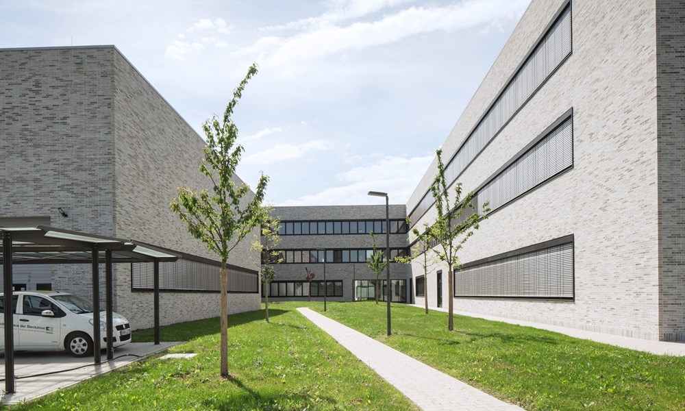 Großobjekt mit dem R1378